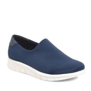 NWOB COMFORTIVA Align Cate Comfort Slip on Sneakers Navy Size 6.5 M
